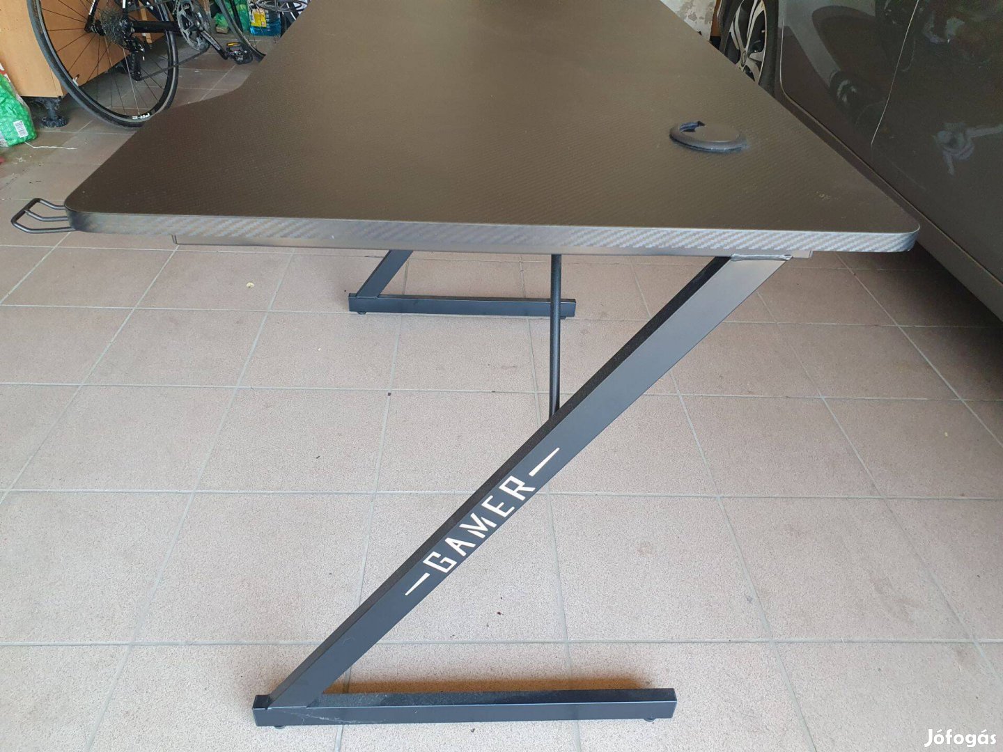 Eladó Gamer asztal