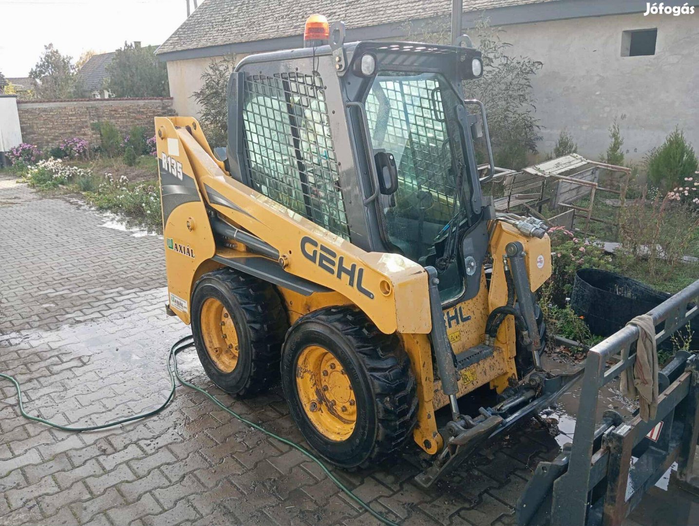 Eladó Gehl R135 Kompakt Rakodógép