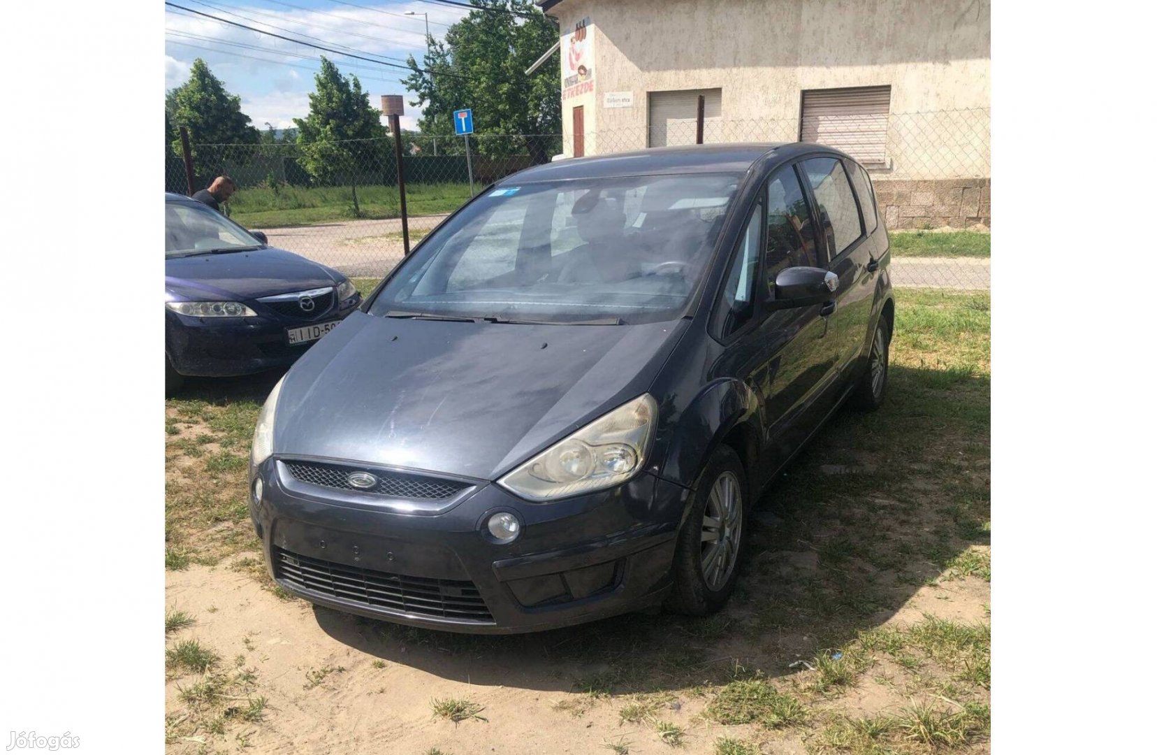 Eladó Gépjármű