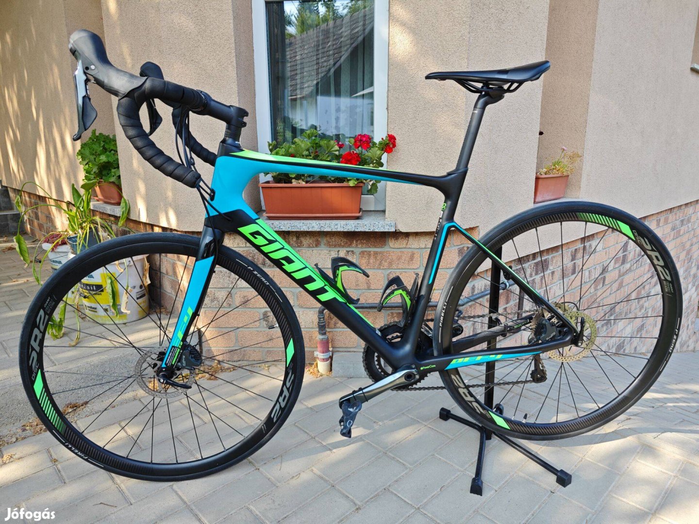 Eladó Giant Defy Advanced 3 országúti kerékpár