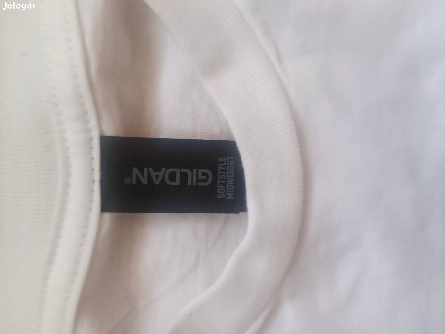 Eladó Gildan M-es méretű póló, új allapotban!