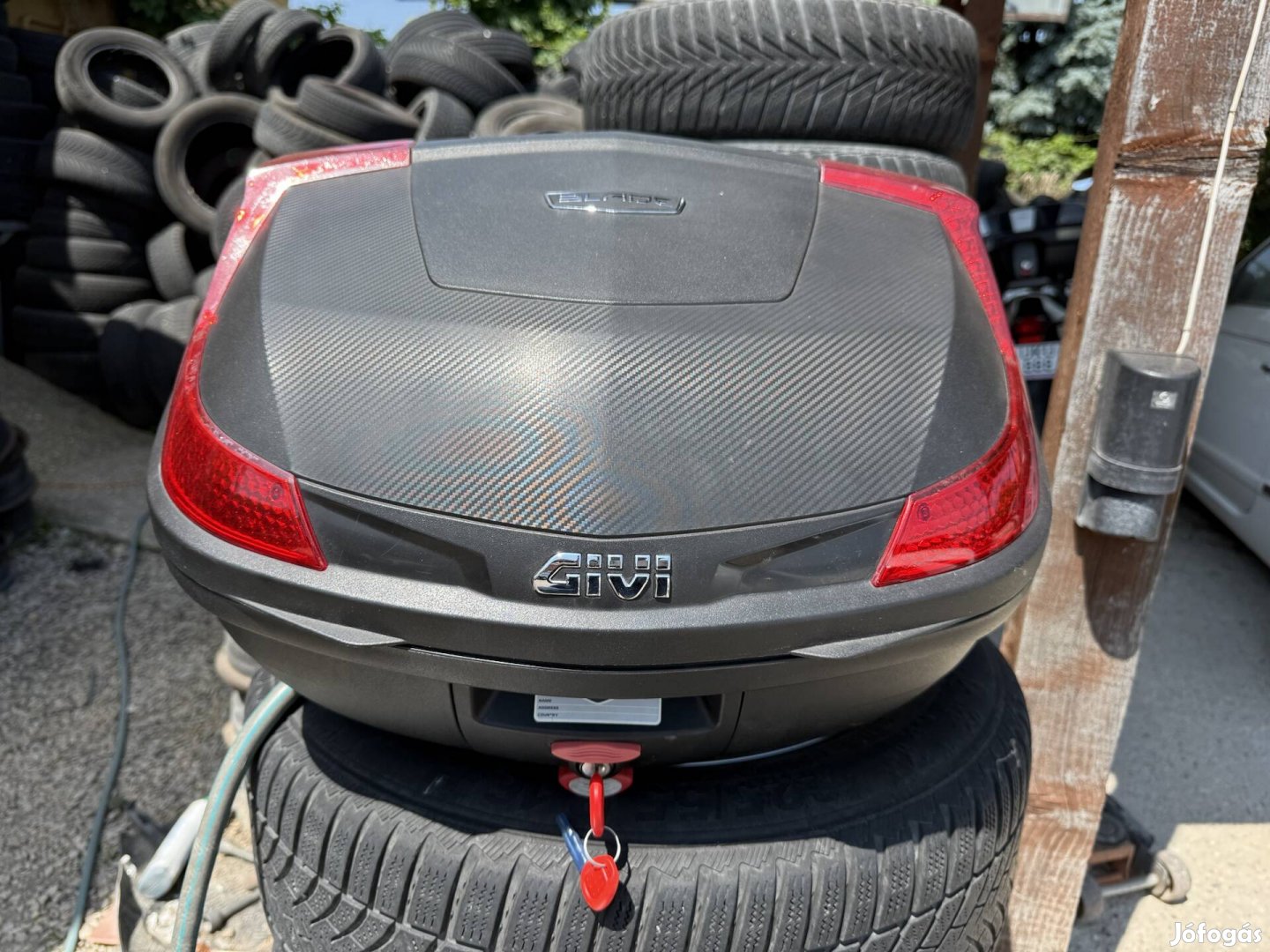 Eladó Givi Blade beépített féklámpás doboz tartóval motorra