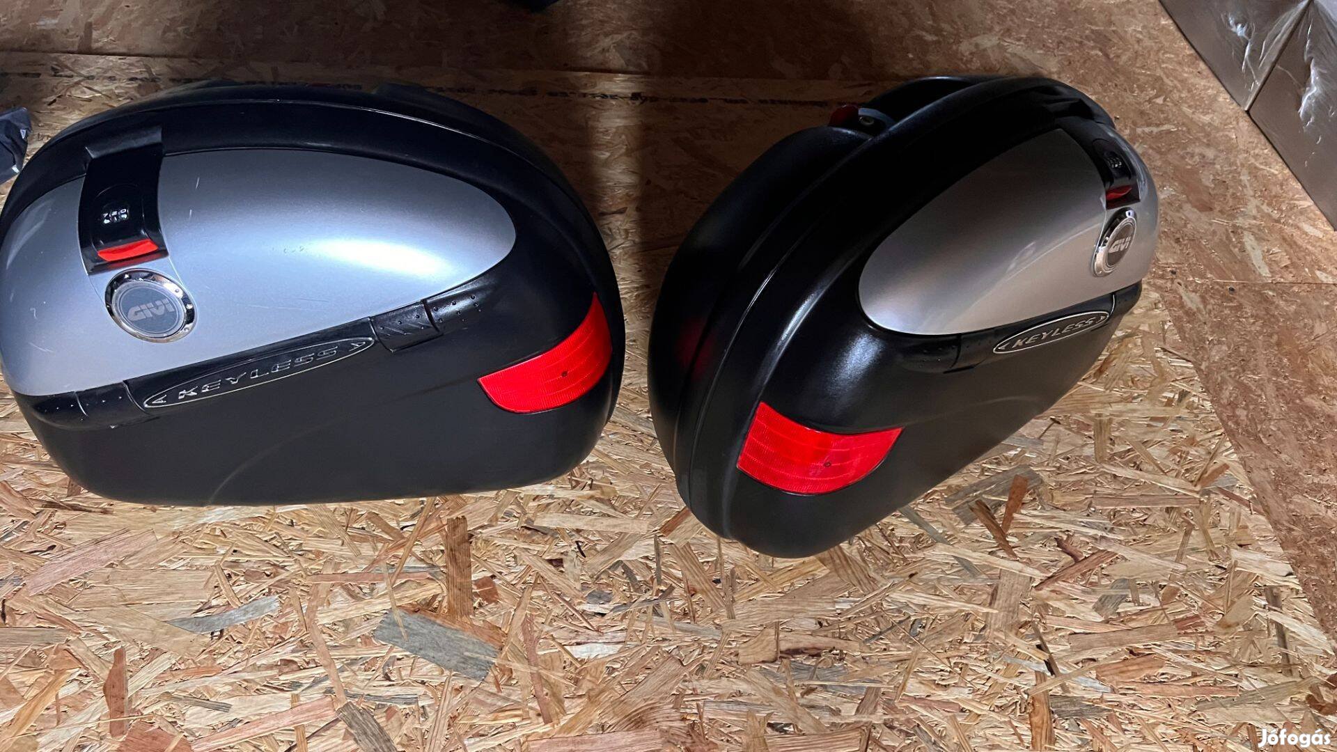 Eladó Givi E41 dobozpár