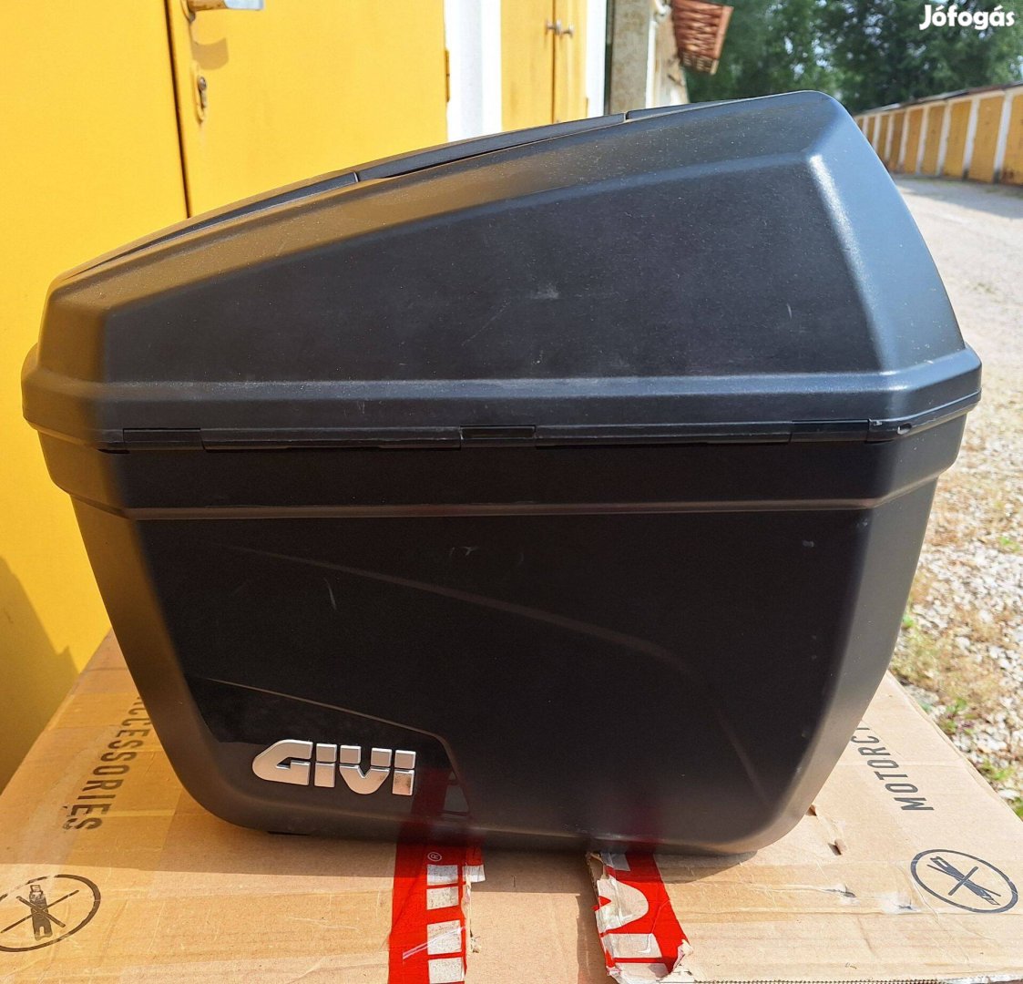 Eladó Givi oldaldobozok