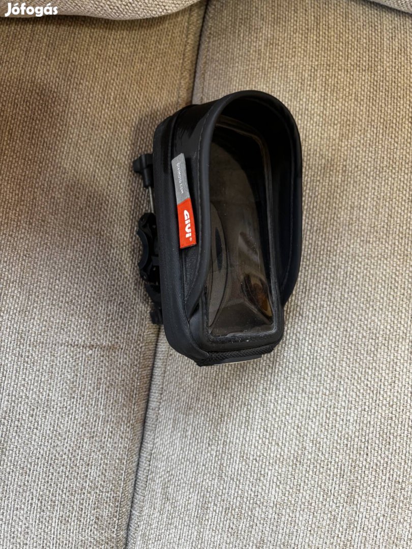 Eladó Givi telefontartó