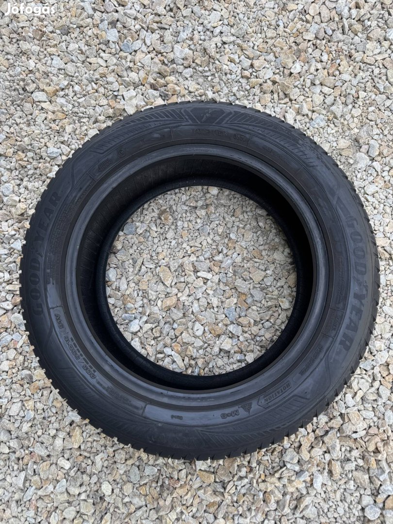 Eladó Goodyear 205/55 R16 2db 4 négyévszakos gumi!