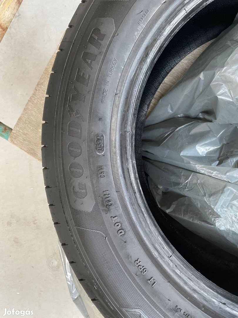Eladó Goodyear Efficient Grip Cargo 195/65/R16C 100/98H