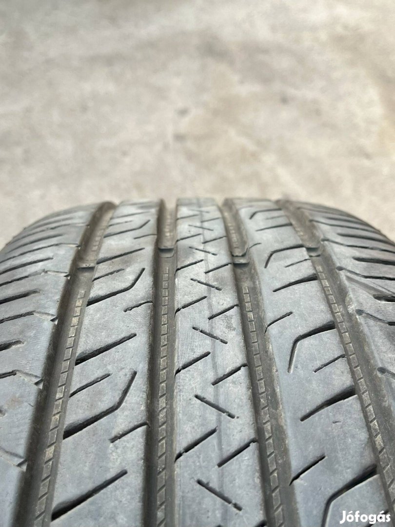 Eladó Goodyear Efficientgrip Performance SUV 225/55 R18 102 V