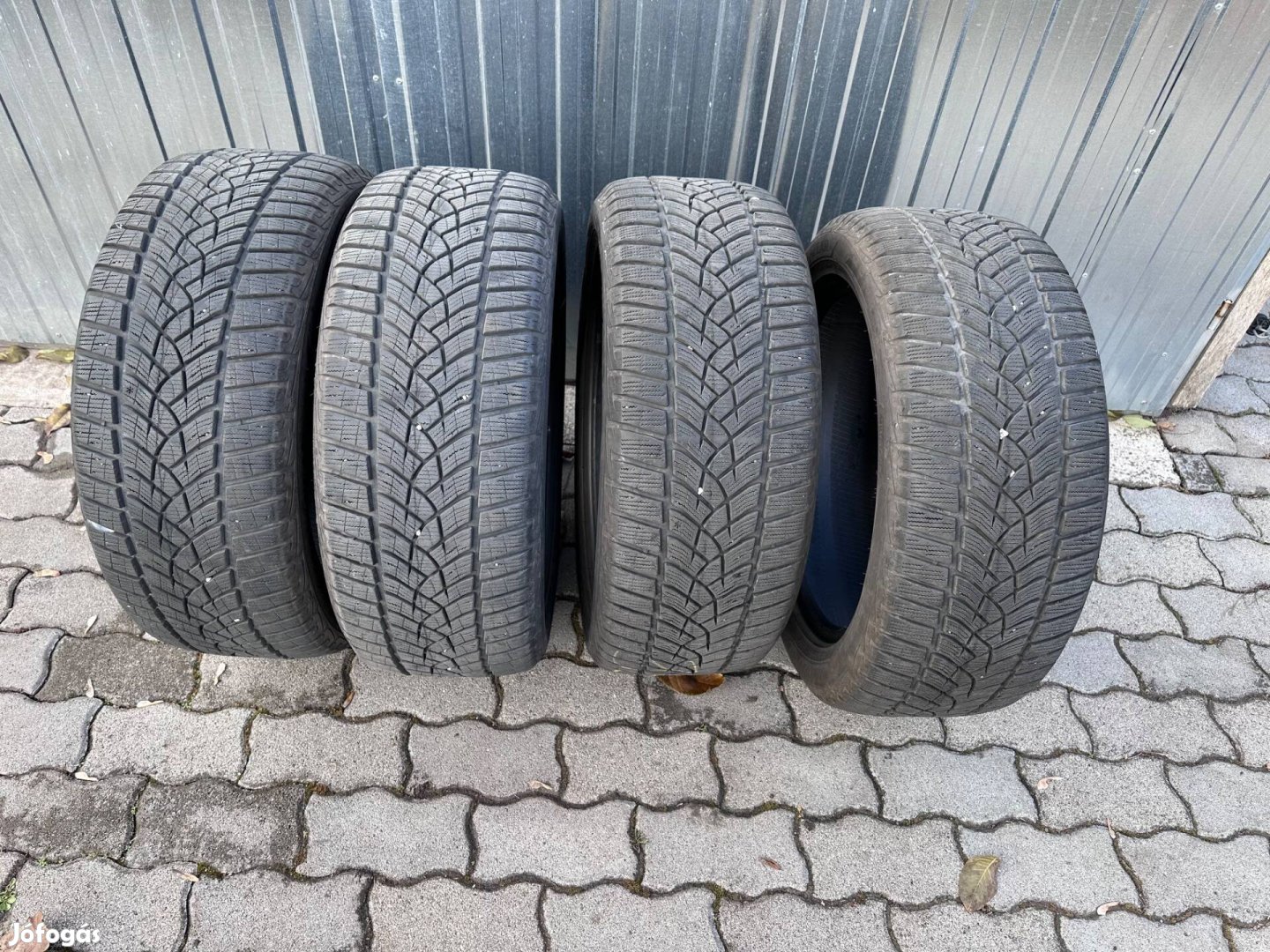 Eladó Goodyear Ultragrip 235/50 R18 téligumi (4db) 8.500 Ft/db