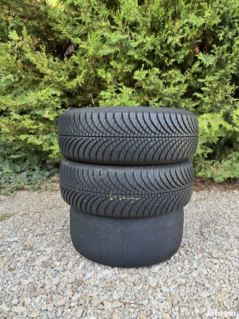 Eladó Goodyear Vector 4seasons 195/65 R15 2db négyévszakos gumi! 