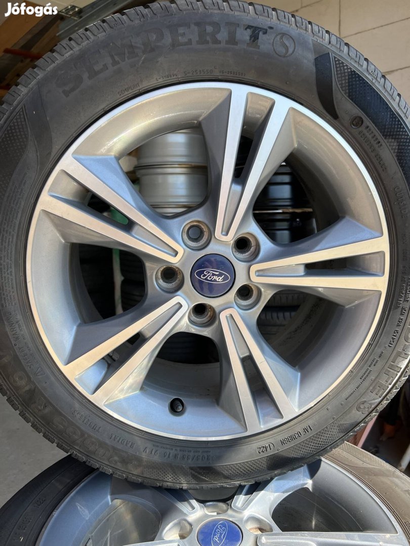 Eladó Gyári Ford alufelni nyári gumikkal!