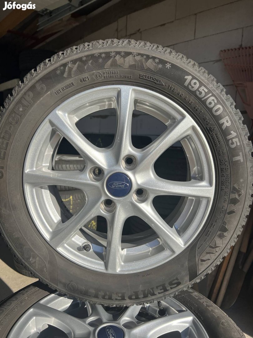 Eladó Gyári Ford alufelni téli gumikkal!