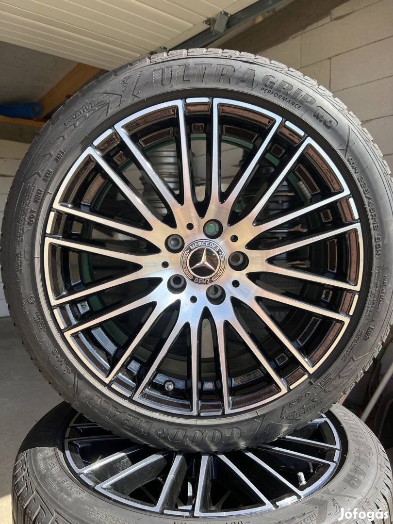 Eladó Gyári Mercedes alufelni téli gumikkal!
