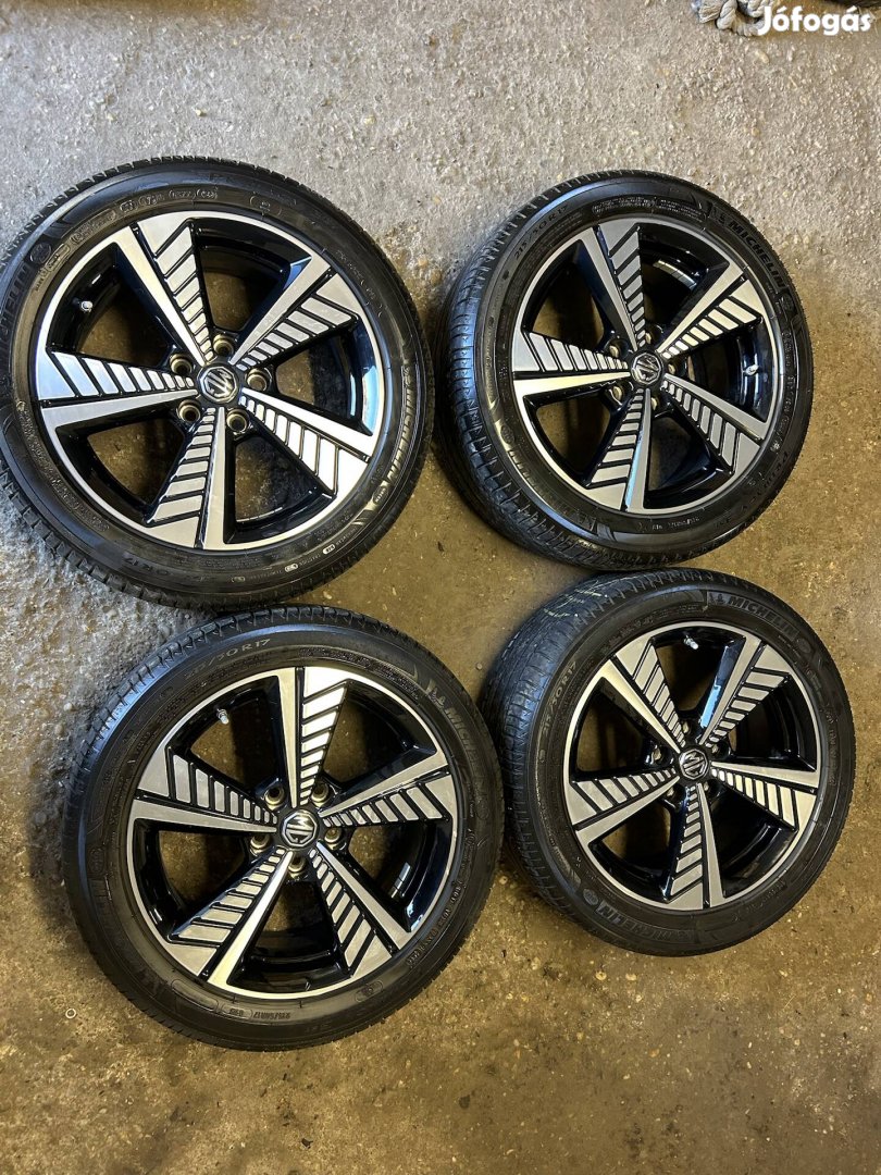 Eladó Gyari Mg zs Ev 17 nyárikerék garnitúra