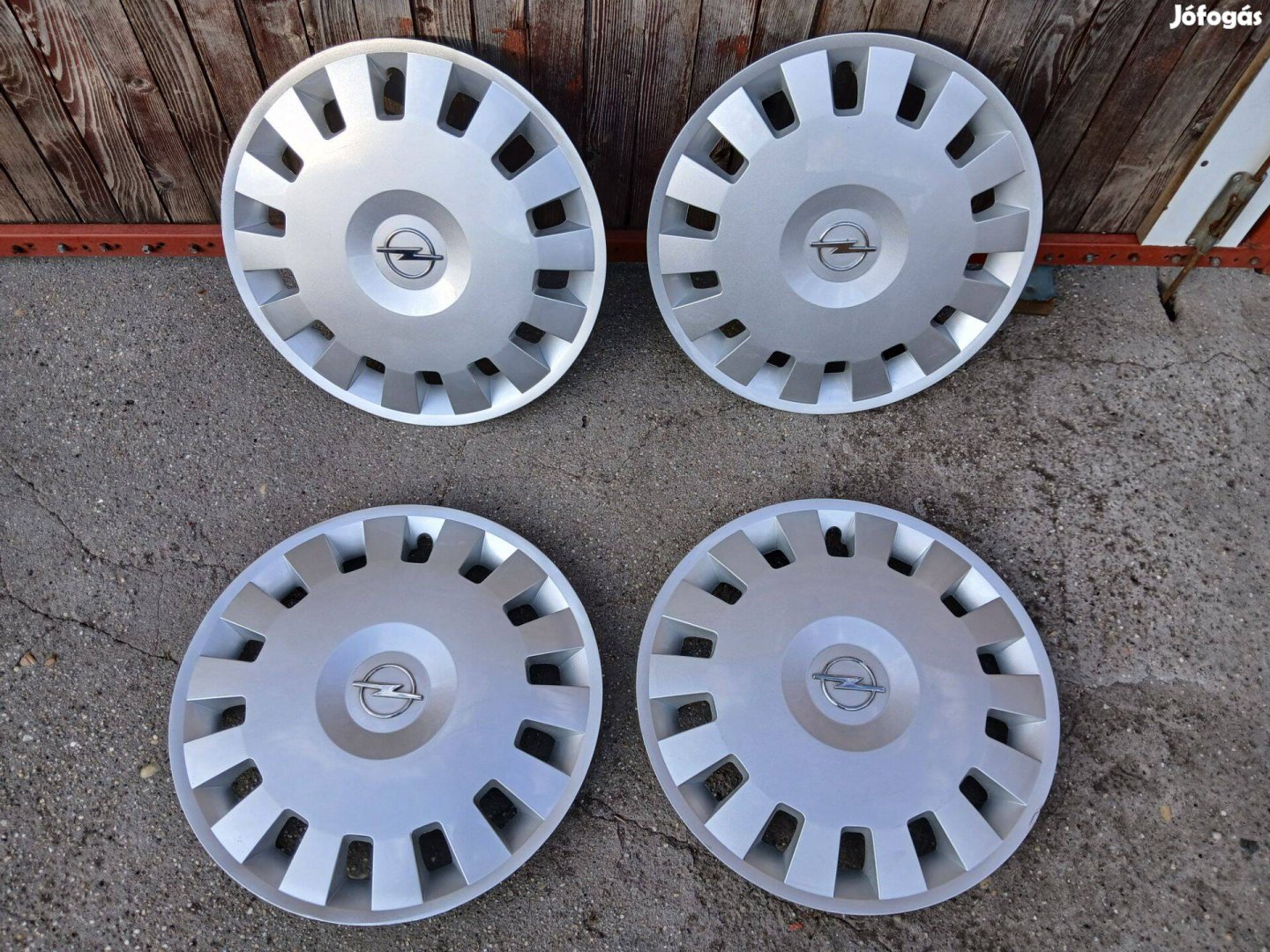Eladó Gyári Opel 15 " - Disztárcsa