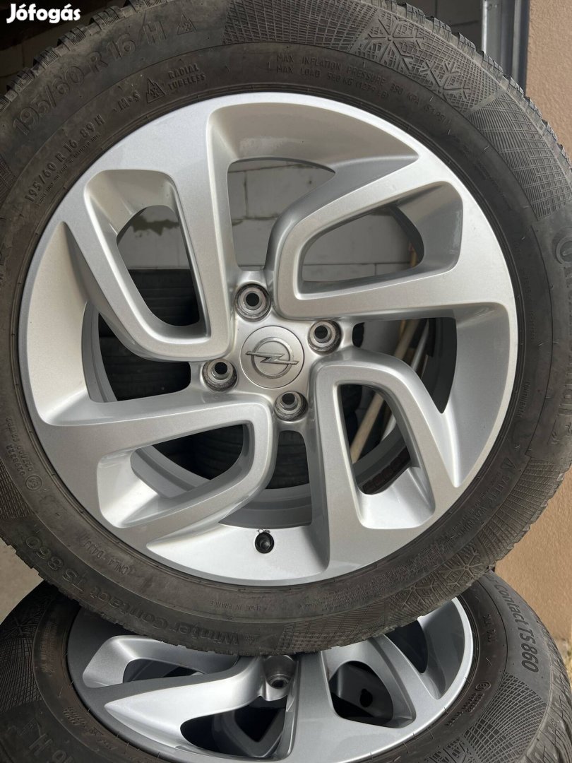 Eladó Gyári Opel Crossland alufelni téli gumikkal!
