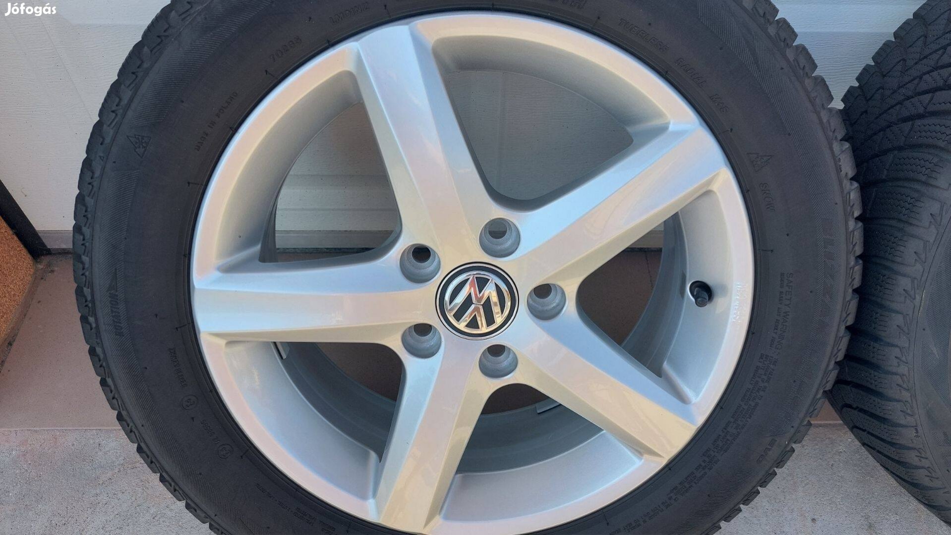 Eladó,Gyári, 16" VW Golf 7. /Aspen/ alufelni Téli gumikkal mmm