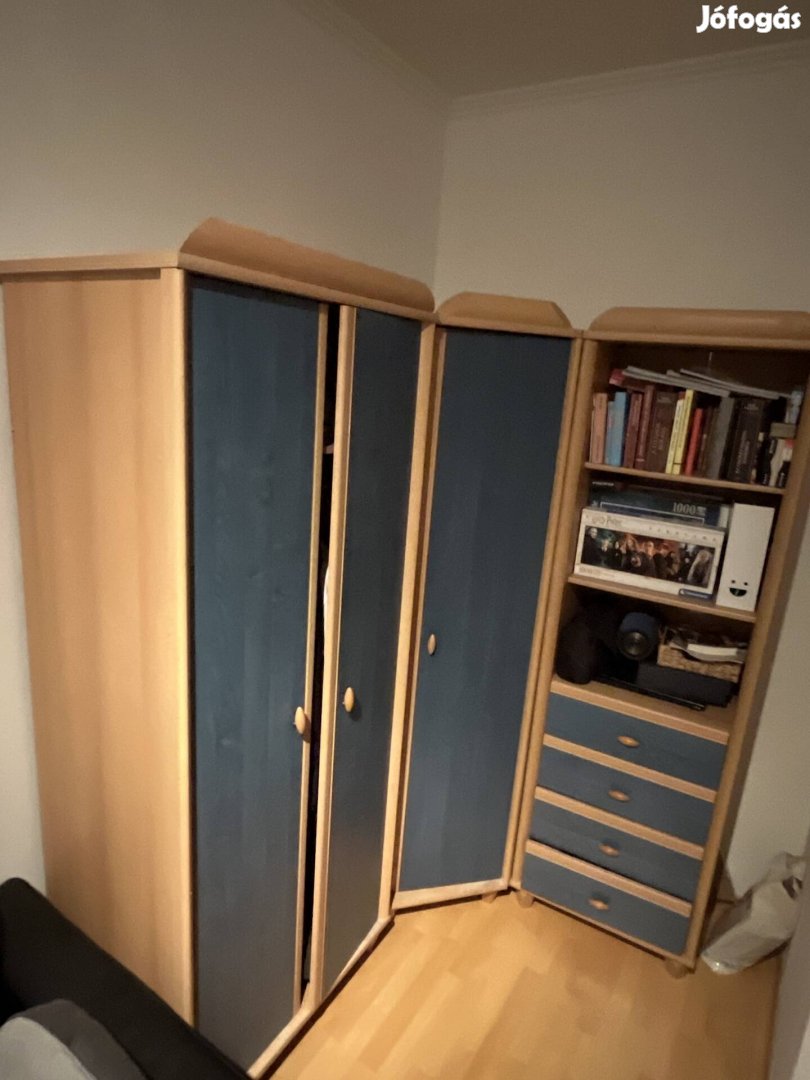 Eladó Gyerek Szobabútor Szett (fiókszekrény,íróasztal,sarokszekrény)