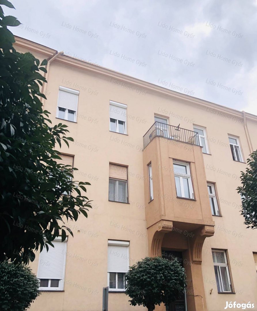 Eladó Győrben egy belvárosi téglalakás