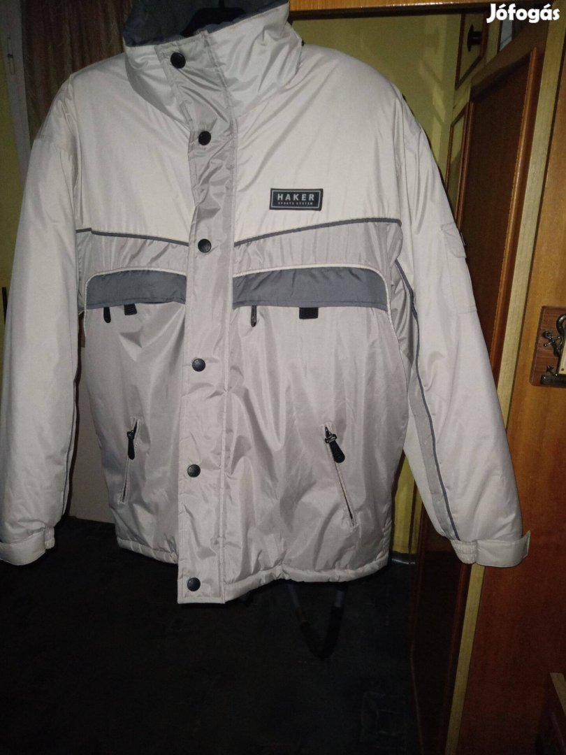 Eladó Haker M-es téli kabát! Fiú