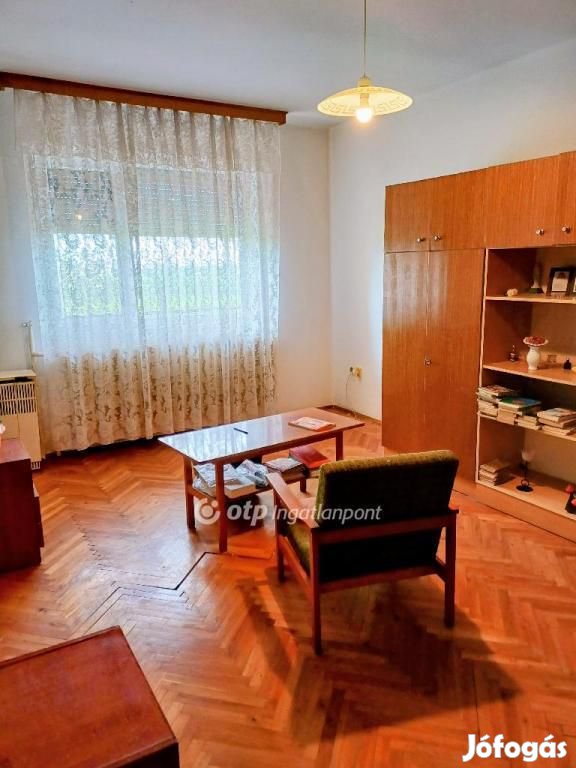 Eladó Ház, Erdőtelek