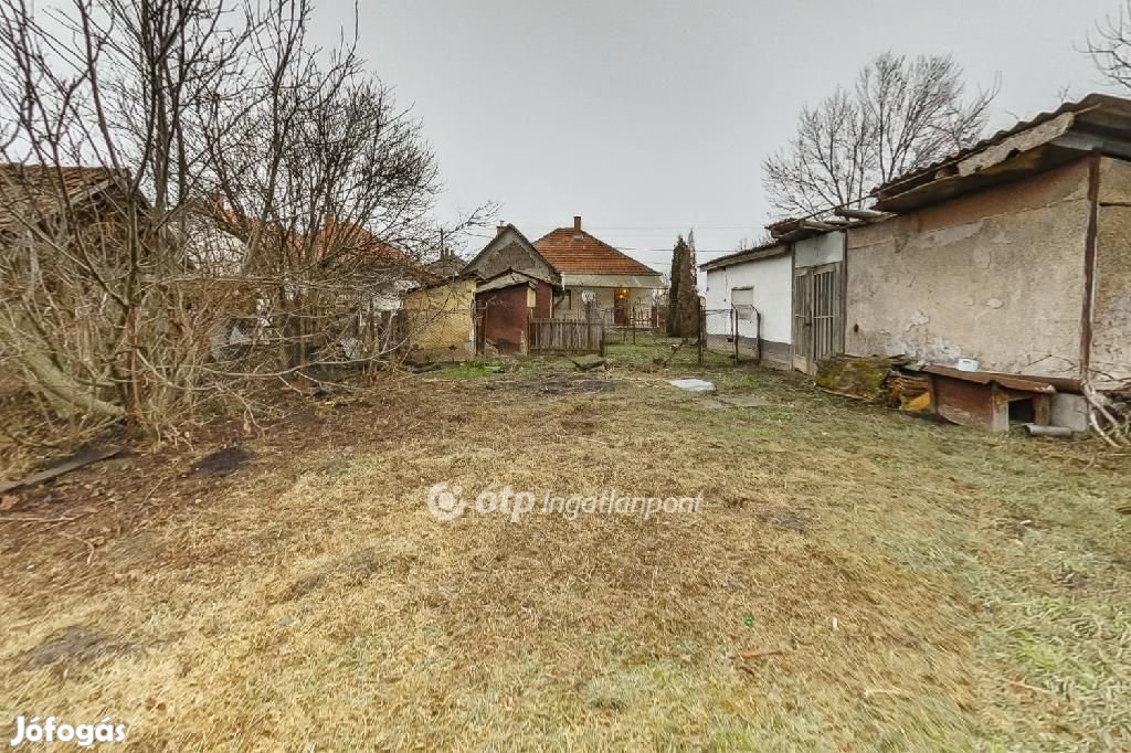 Eladó Ház, Füzesabony