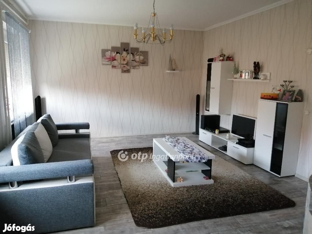 Eladó Ház, Gyöngyöshalász