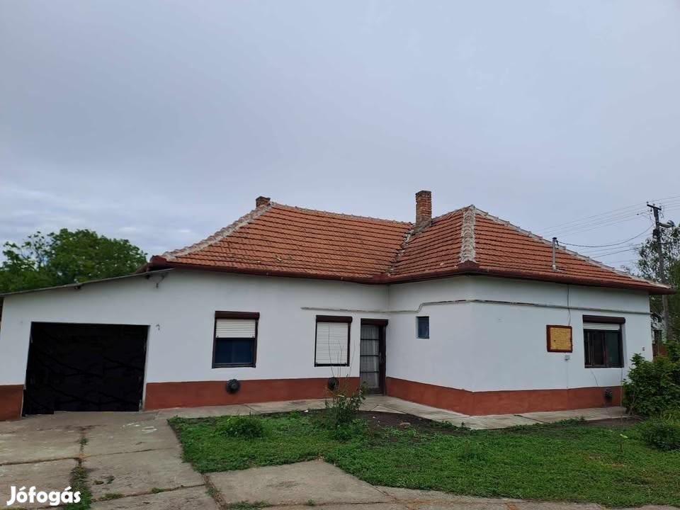 Eladó Ház, Mezőhegyes