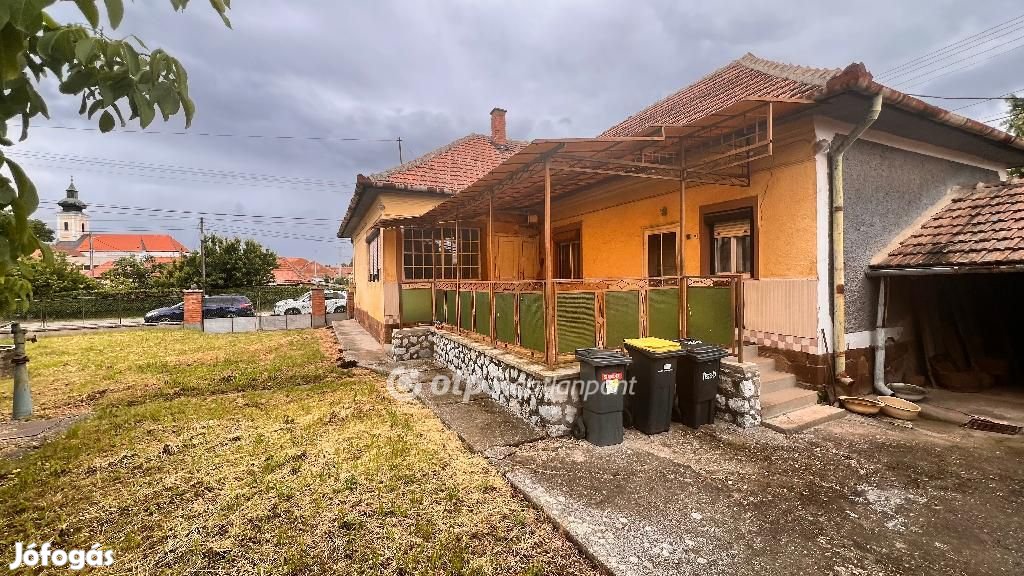 Eladó Ház, Szentistván