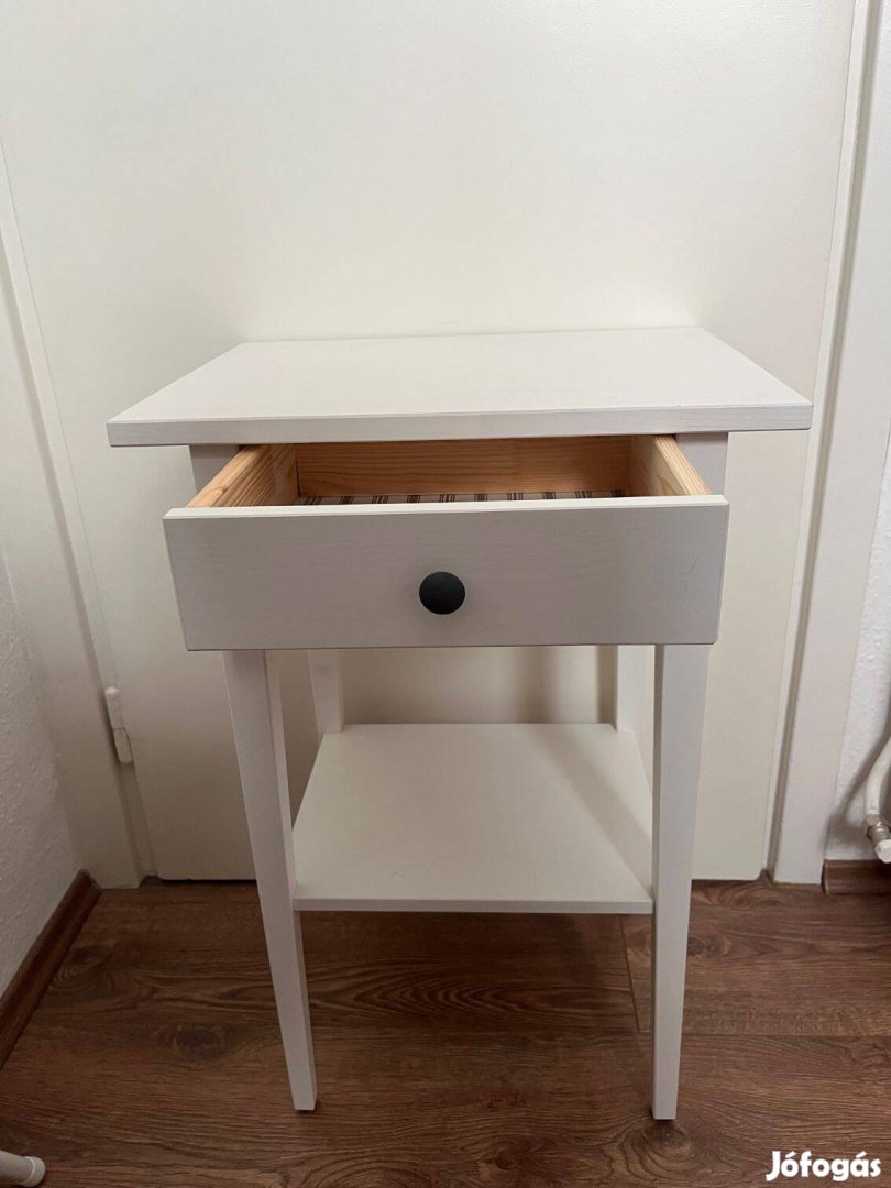 Eladó Hemnes éjjeliszekrény