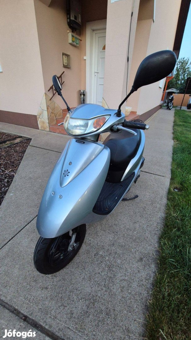Eladó Honda DIO robogó