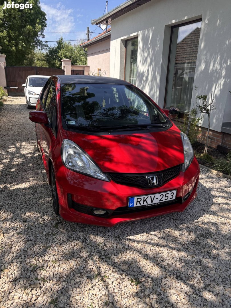 Eladó Honda Jazz 1.4 Si - Sportos, megbízható kisautó extrákkal!  