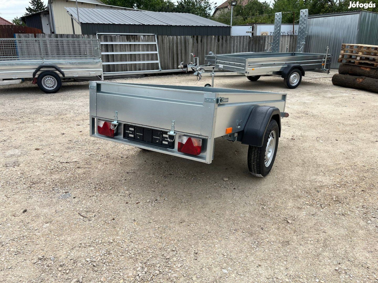 Eladó Horgonyzott Utánfutó!