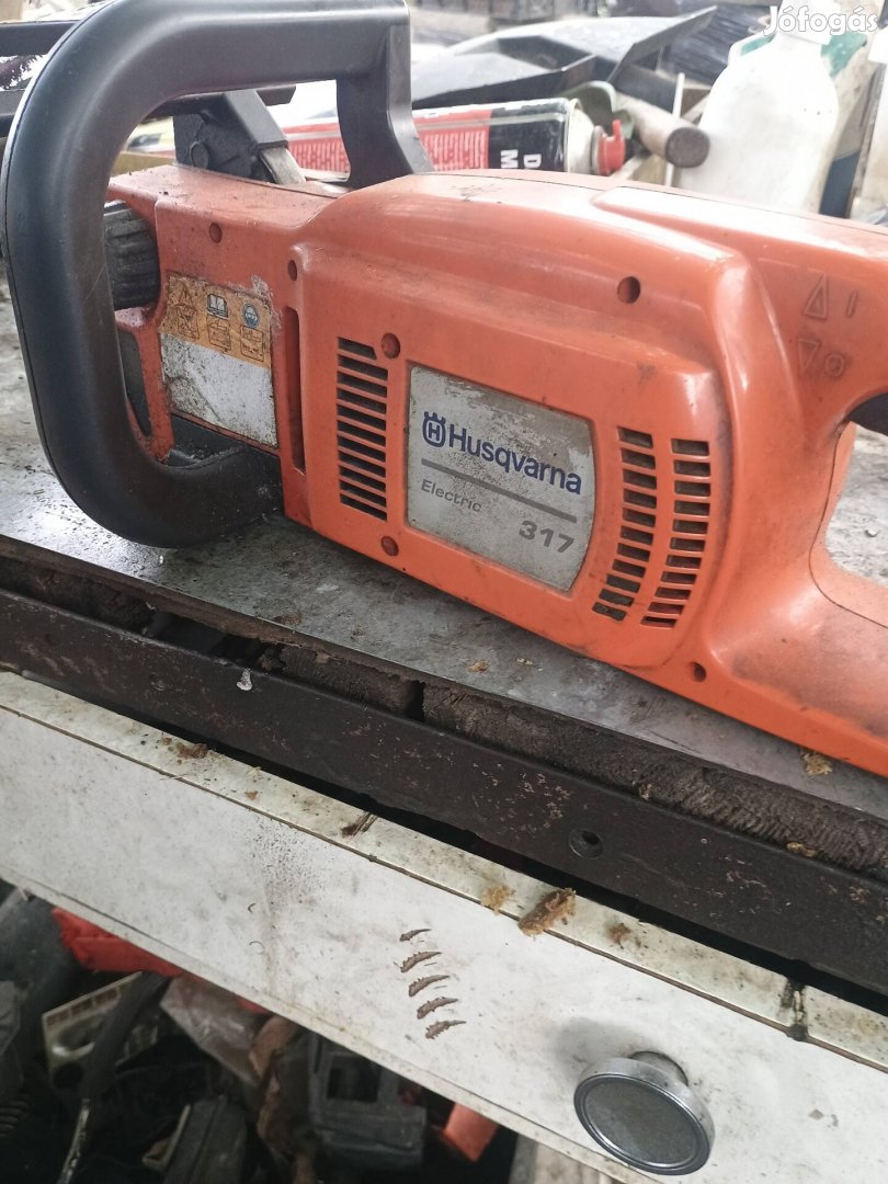 Eladó Husqvarna 317 elektromos láncfűrész 