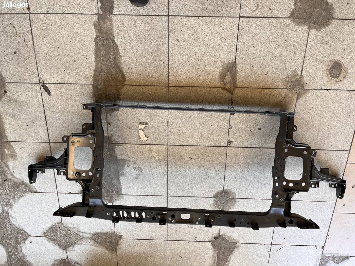 Eladó Hyundai I30 homlokfal zárhíd