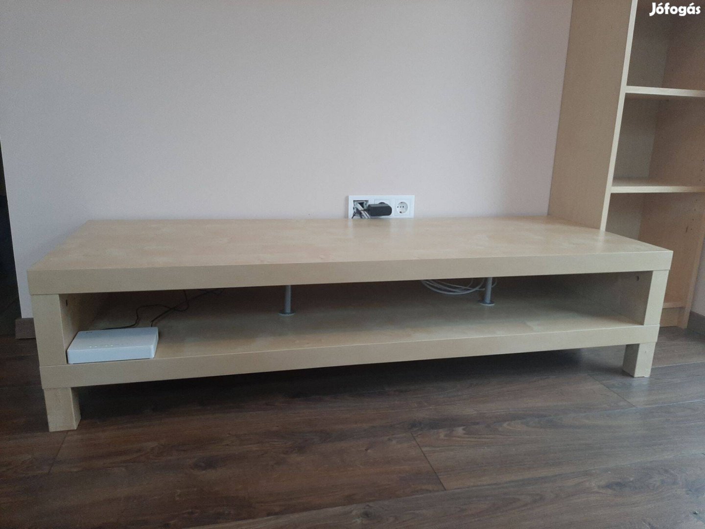 Eladó IKEA-s TV állvány/dohányzó asztal (Lack)