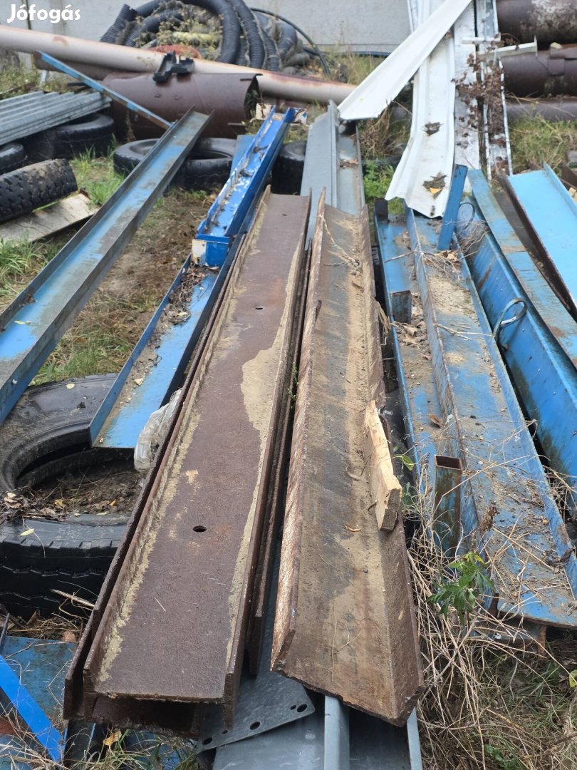 Eladó I 260 gerenda (1db)