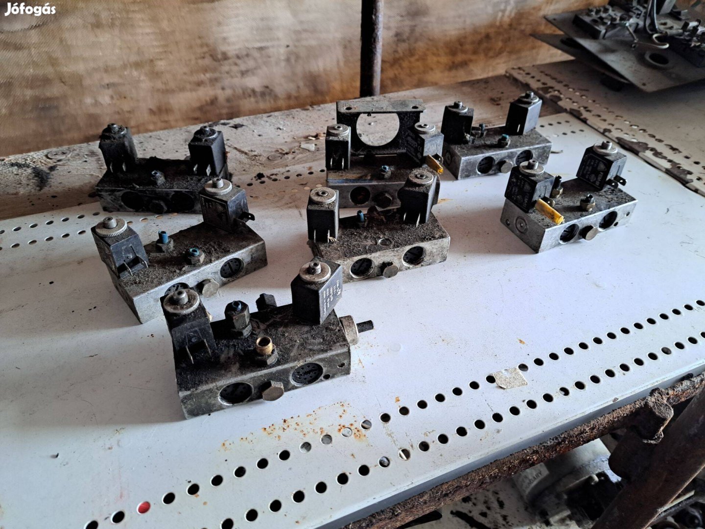 Eladó Ikarus FSZ szelep ajtó nyitó záró szelep