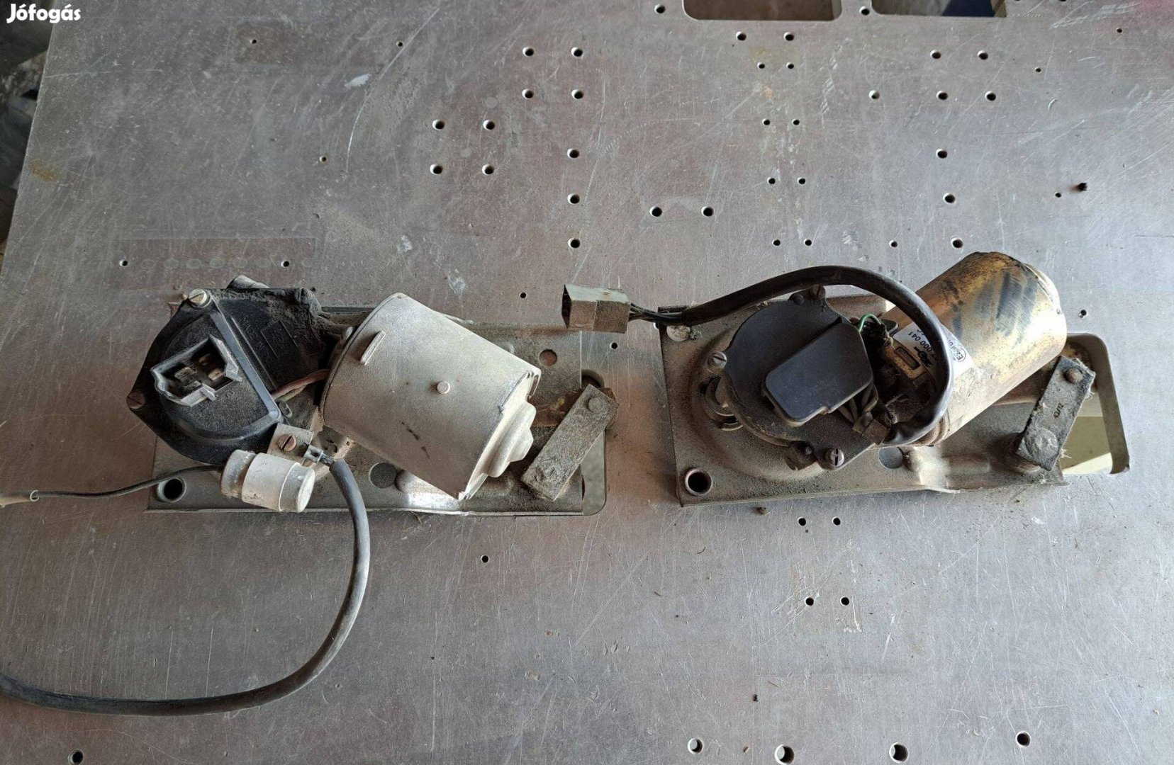 Eladó Ikarus ablaktörlő motor motorok