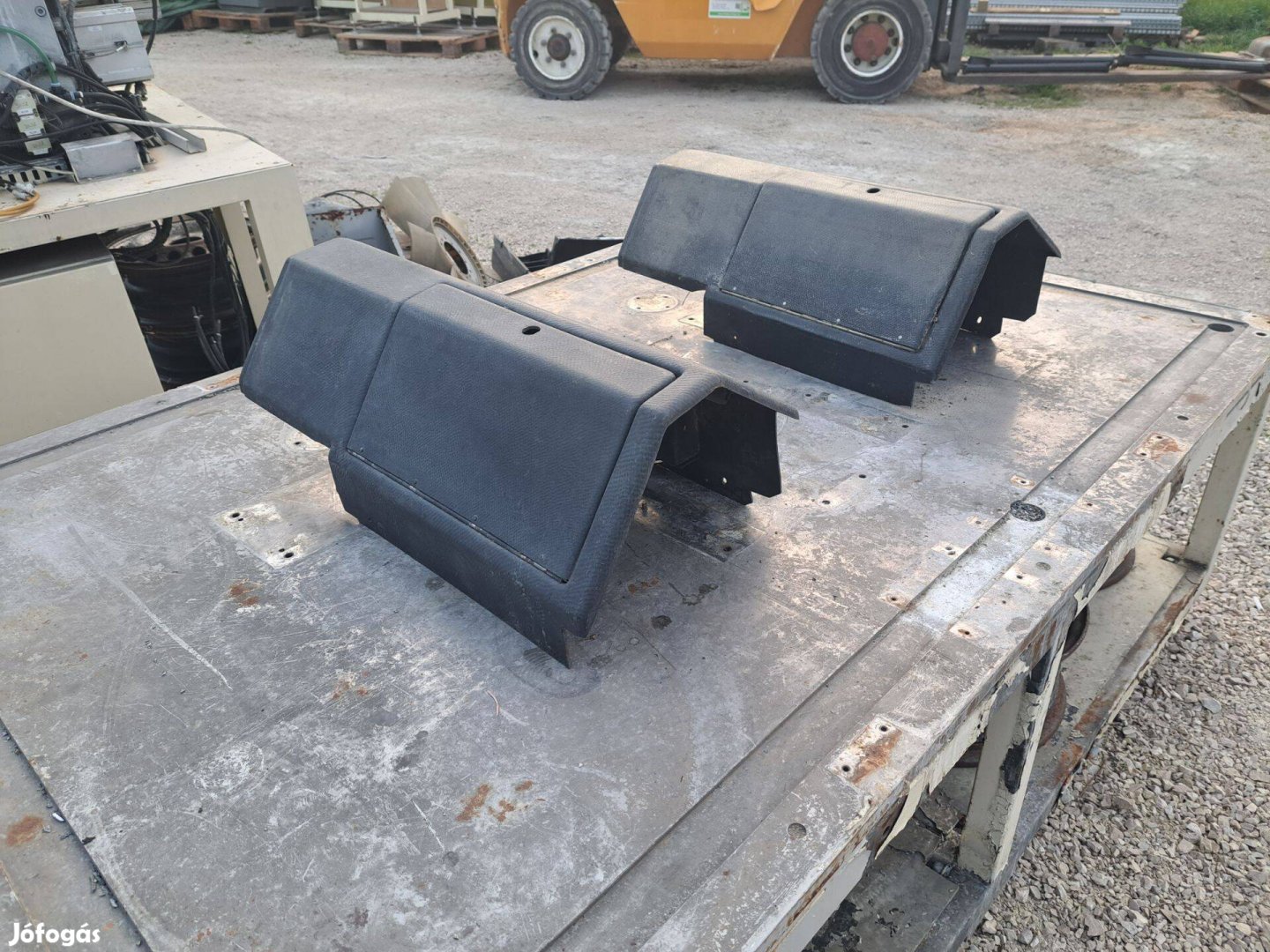 Eladó Ikarus biztosíték tábla takaró műanyag burkolat