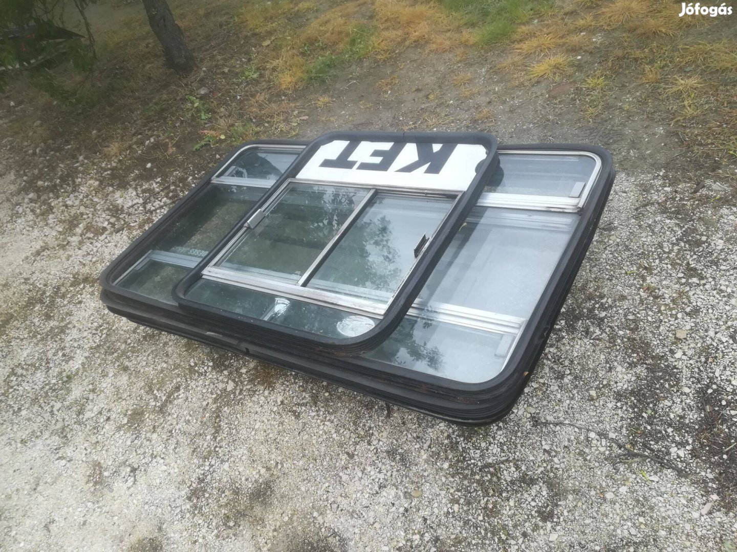 Eladó Ikarus busz oldal / oldalsó ablakok / ablak