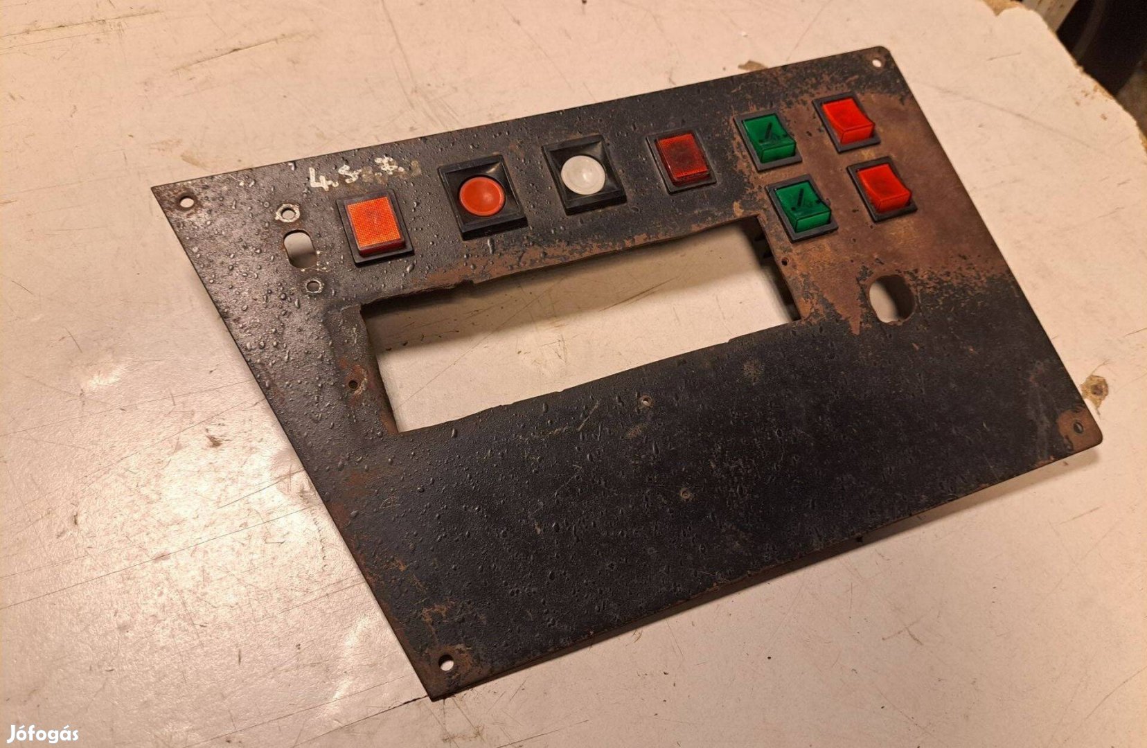Eladó Ikarus jobbos / jobb oldali műszerfal panel