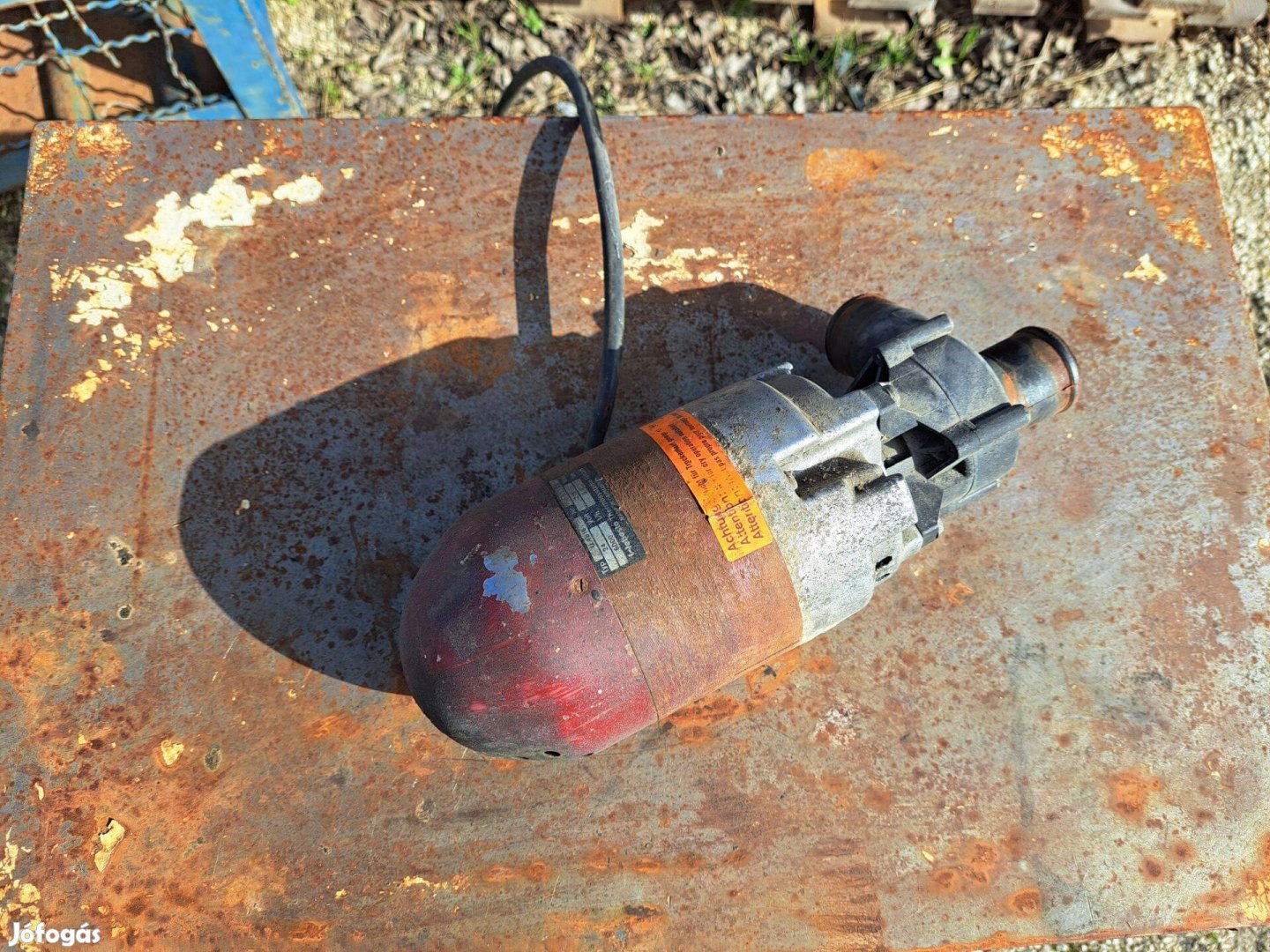 Eladó Ikarus keringető szivattyú víz pumpa újfajta 35 Kw kályhához