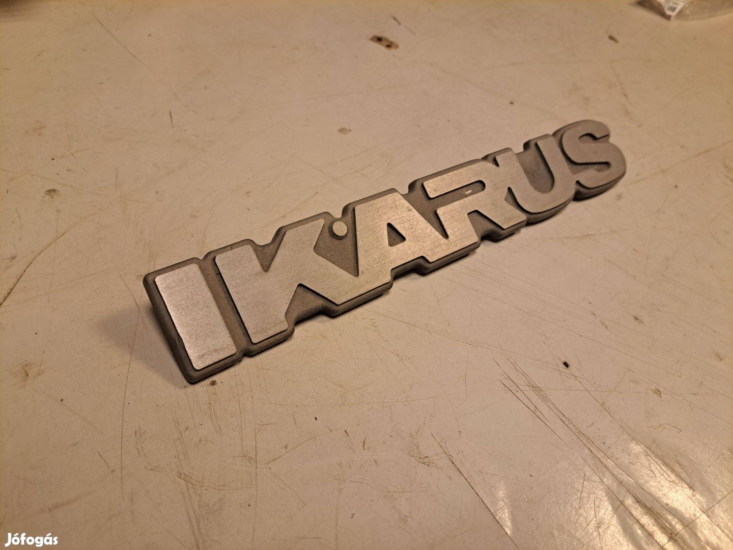 Eladó Ikarus újfajta márkajelzés logo felirat kiváló állapotban