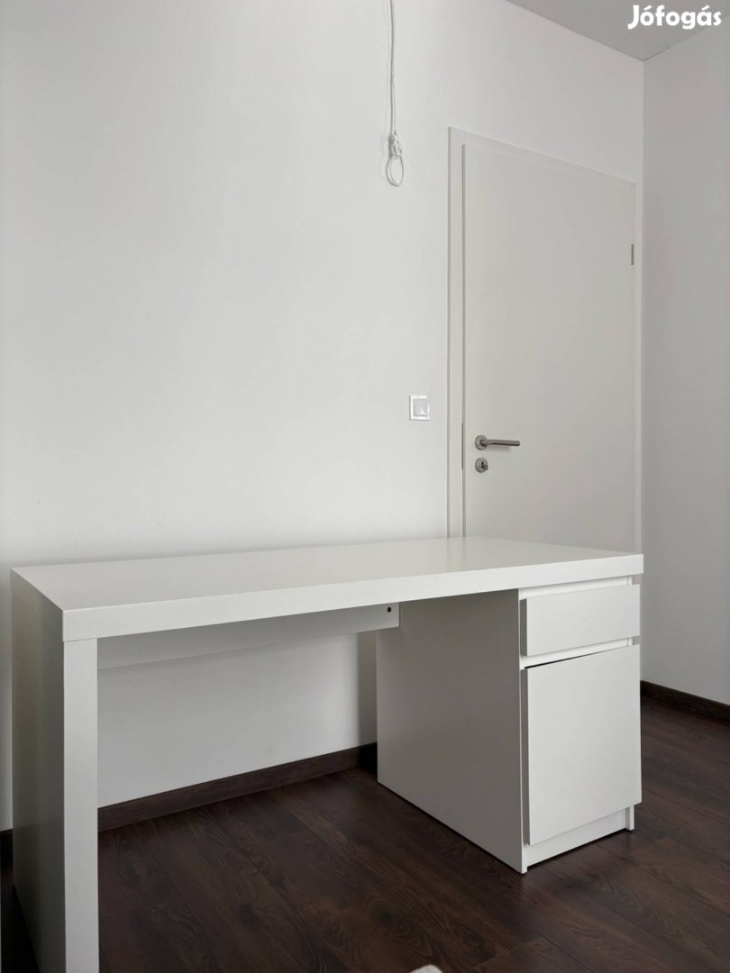 Eladó Ikea Malm íróasztal