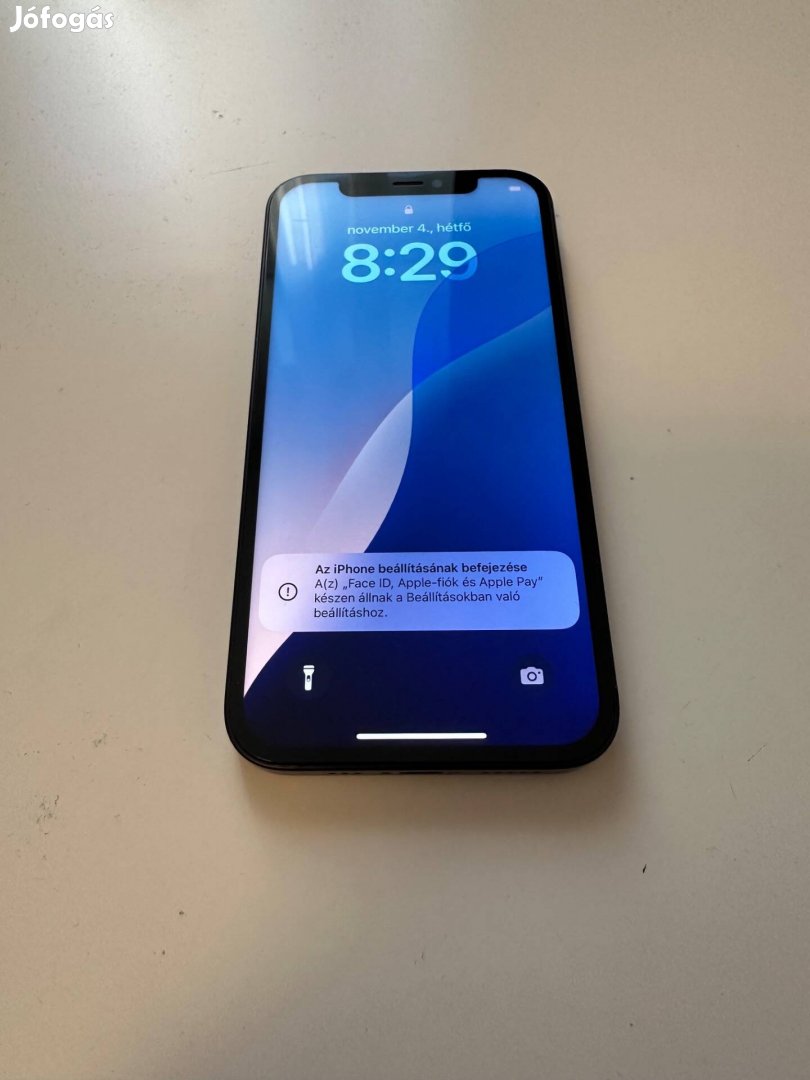 Eladó Iphone 12 független 64gb telefon