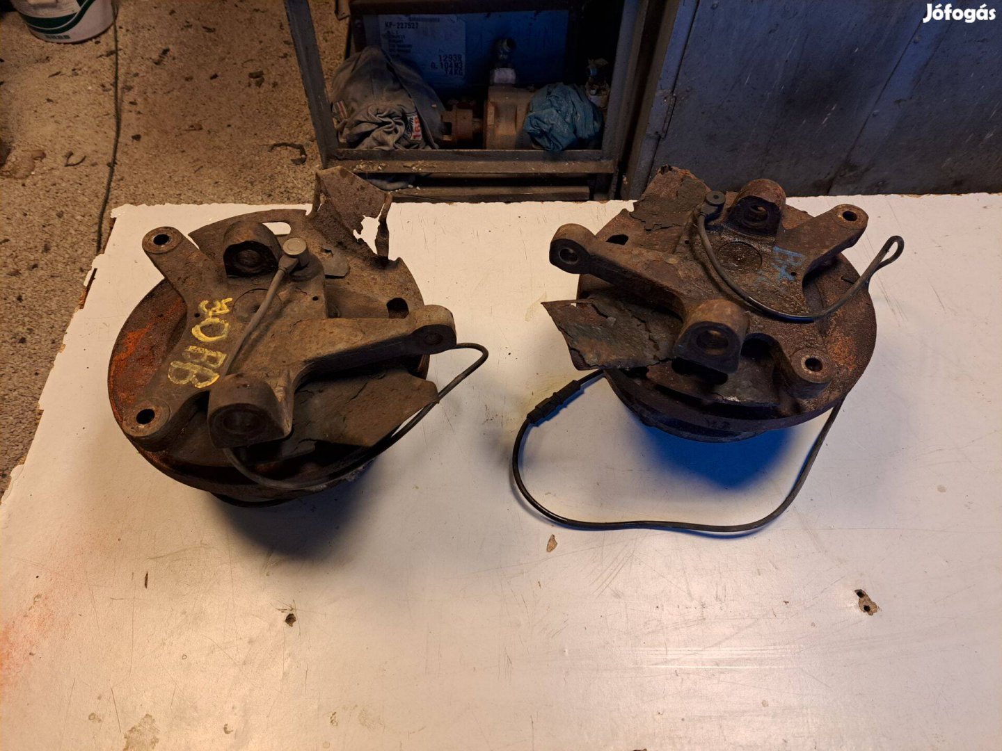 Eladó Iveco Daily III első kerékagy / csonkállvány jobb és bal