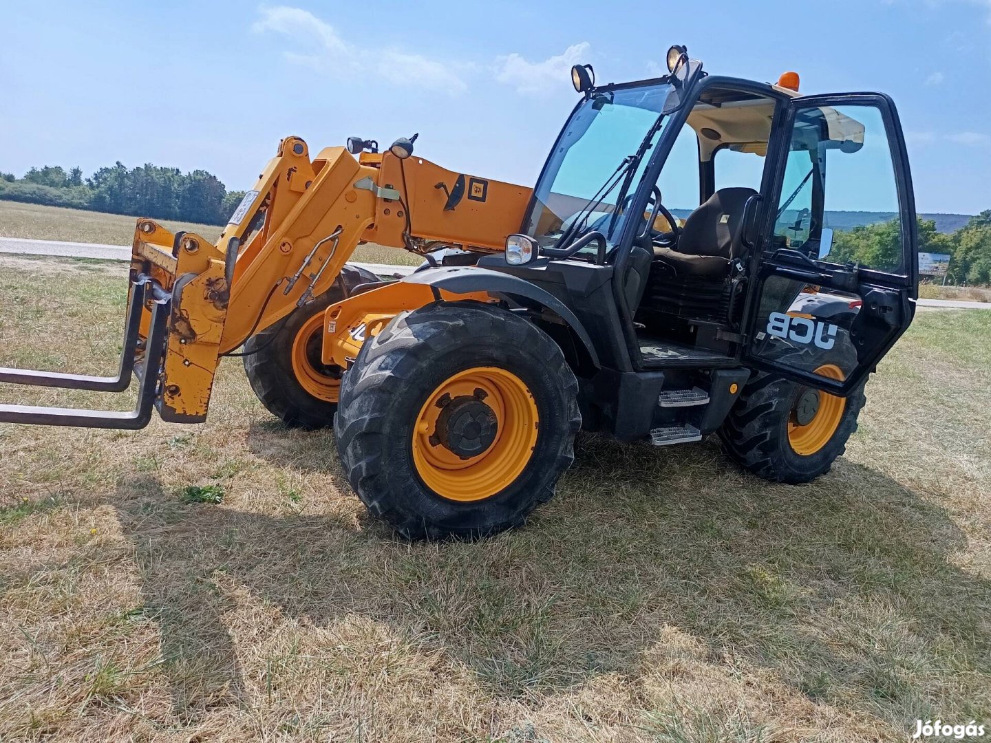 Eladó JCB 536-70 teleszkópos rakodó.