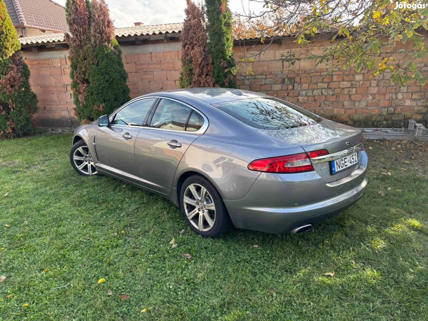 Eladó Jaguár személygépjármű