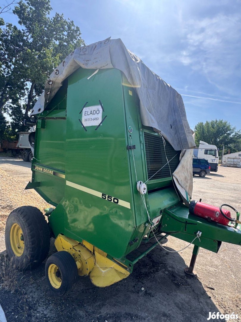 Eladó John Deere 550-Es Kőrbálázó